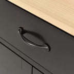 Carro de isla de cocina con tapa de madera maciza y ruedas con bloqueo, gabinete de 4 puertas y dos cajones, especiero, color negro