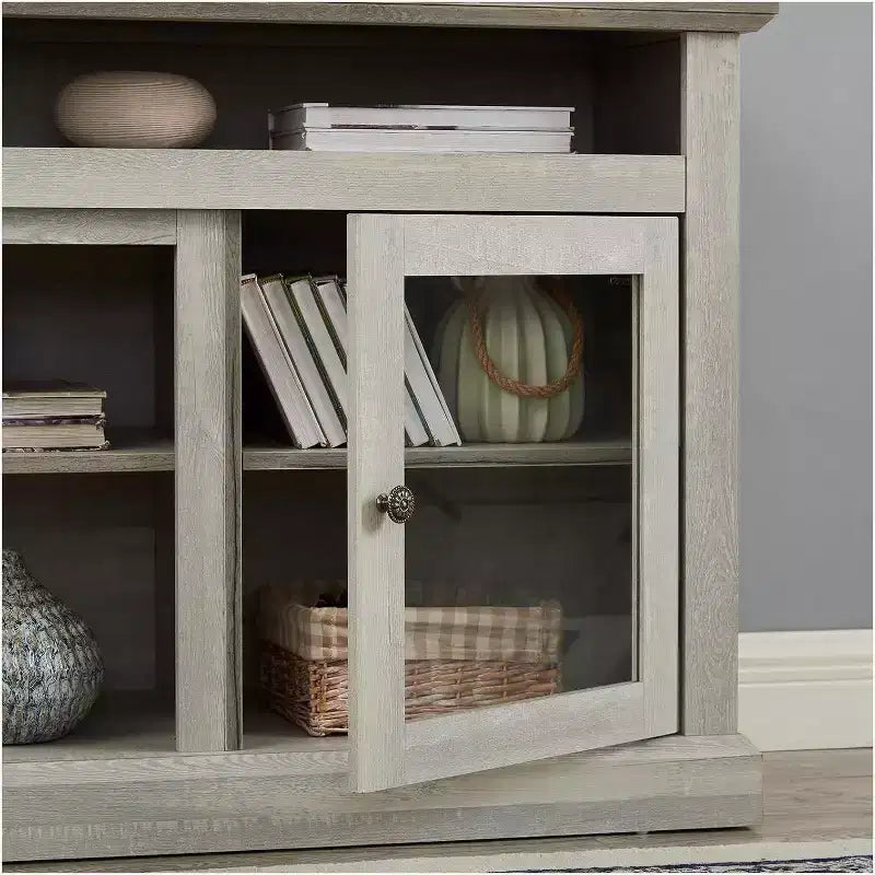 Mueble de TV de estilo rústico moderno con armario de almacenamiento y estantes ajustables, gris piedra, apto para televisores de hasta 65 pulgadas