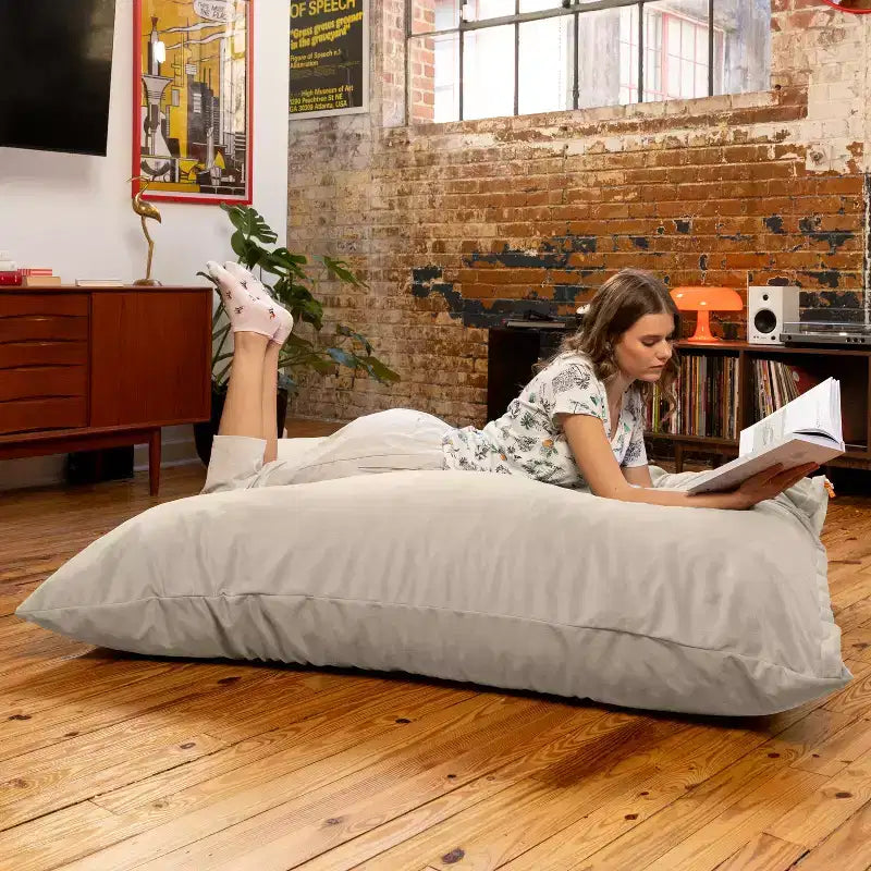 Almohada gigante de suelo tipo puf decorativa Pillow Saxx de 1.67 m, terciopelo exuberante