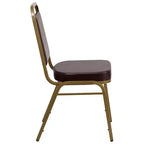 Silla de banquete apilable con respaldo trapezoidal y asiento de 6.35 cm de grosor