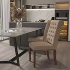 Silla de comedor Parson tapizada con respaldo enrollado, ribete de tachuelas y estructura con acabado y deslizadores de plástico para el suelo