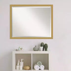 Espejo de pared de baño enmarcado de Grace Narrow con acabado cepillado, color dorado