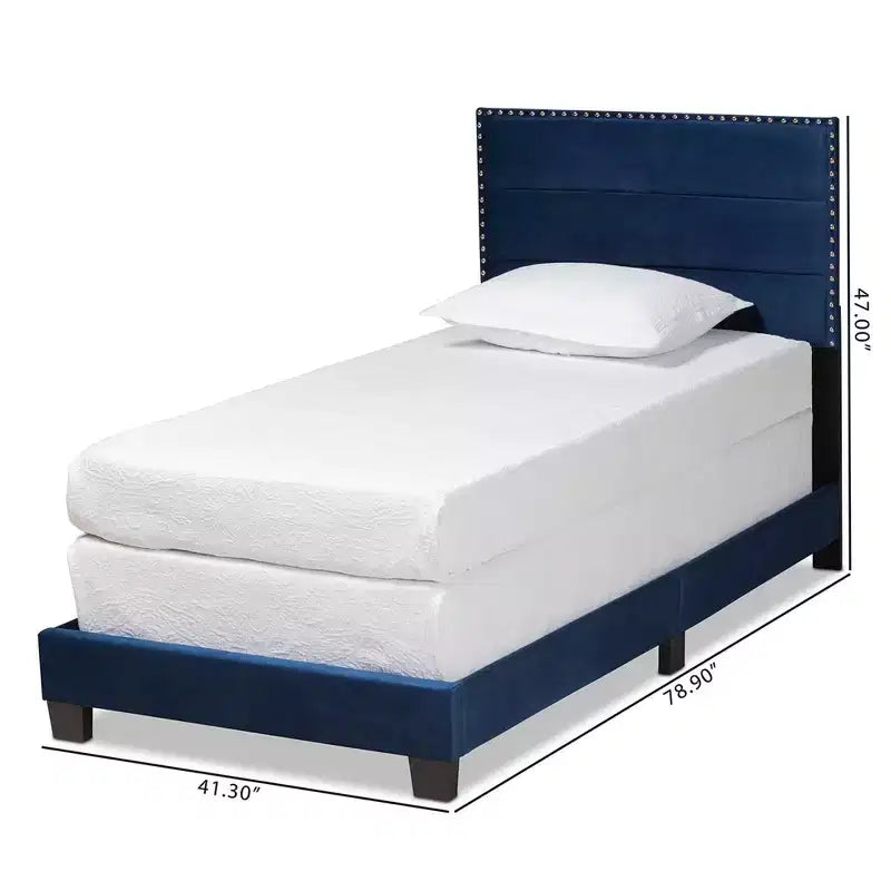 Cama panel tapizada en tela de terciopelo Tamira Glam